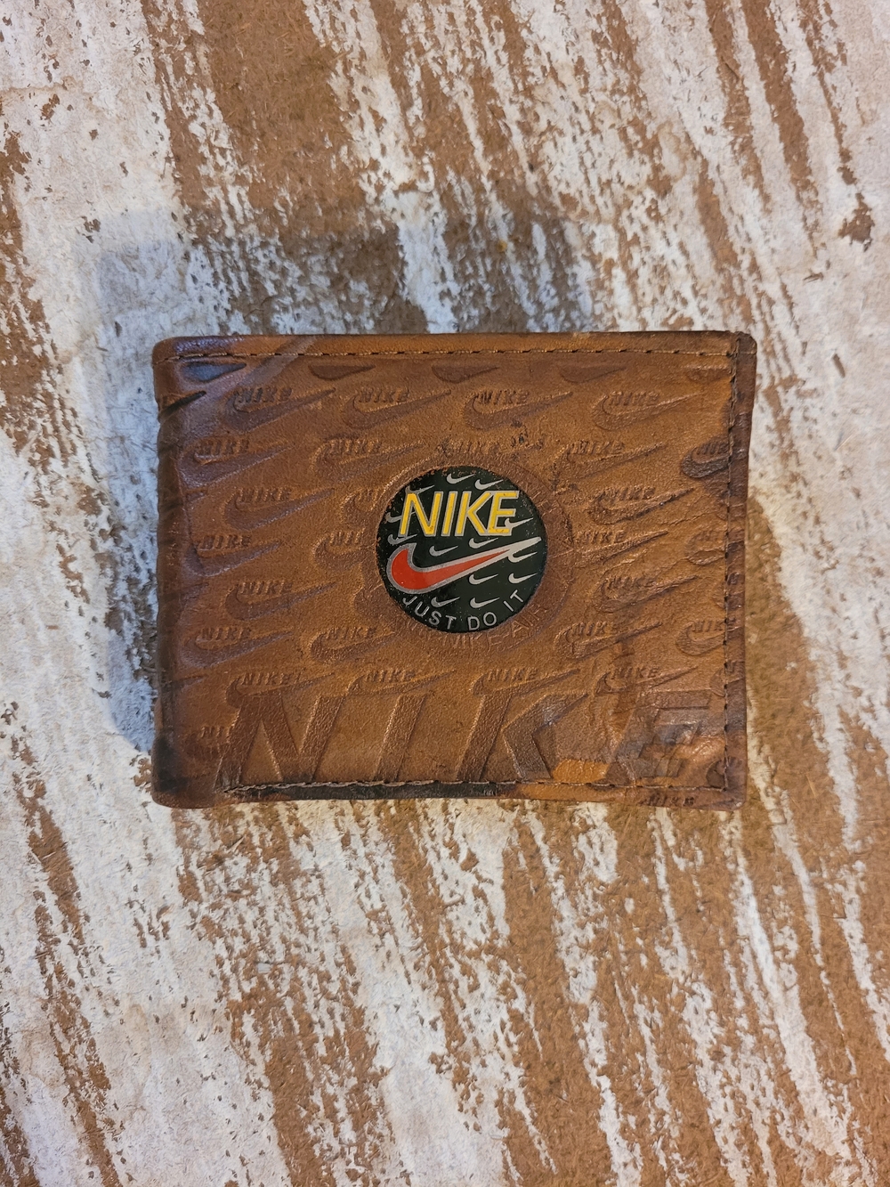 Vintage 1990s Nike Air "USA" embossed brown leather bifold wallet